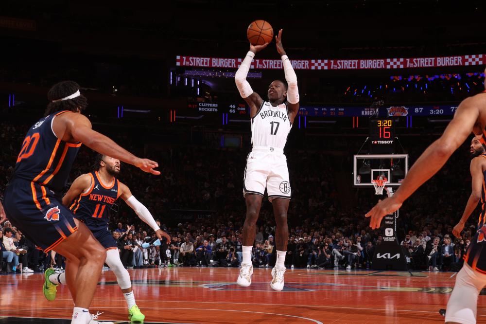 阵容强大的 阵容强大的